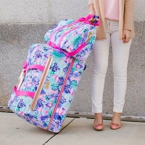 🌴RARE LILLY luggage rolling duffel suitcase
